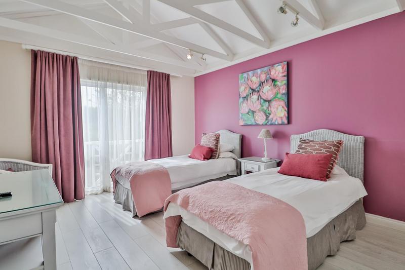 To Let 4 Bedroom Property for Rent in Pinnacle Point Golf Estate Western Cape